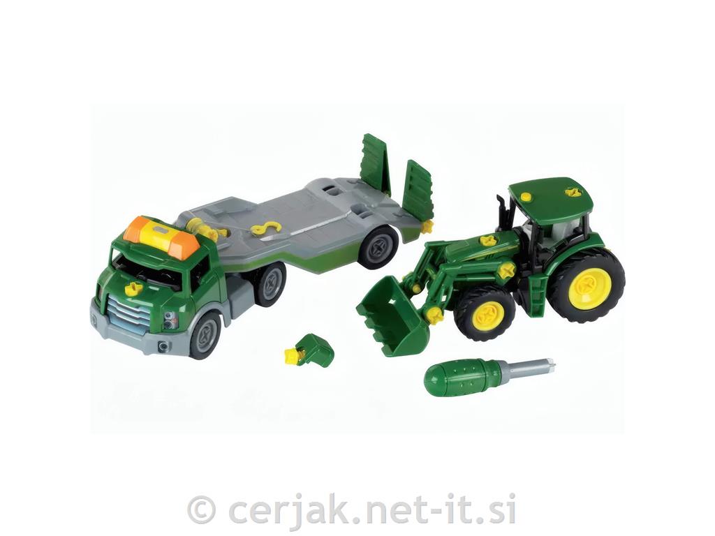 Kamijon s prikolico in traktorjem John Deere