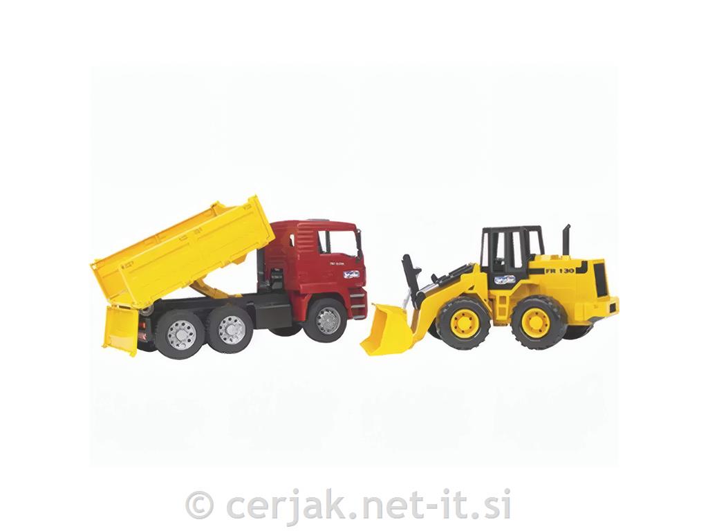 Tovornjak z nakladalcem
