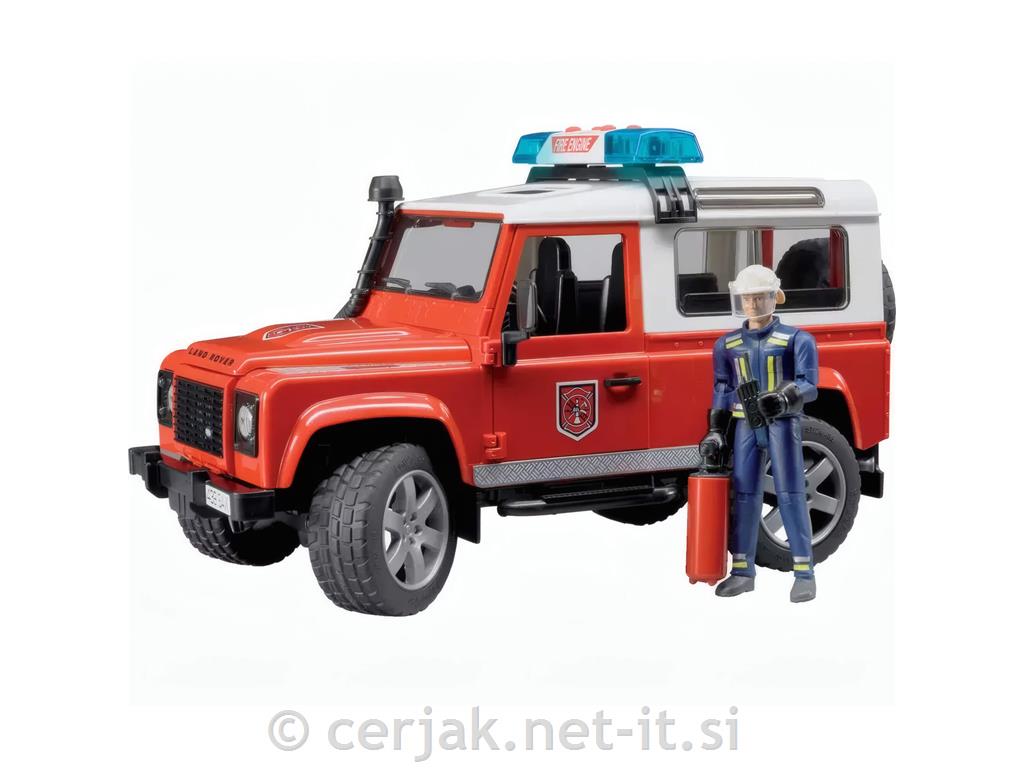 Avto Land Rover gasilski z gasilcem