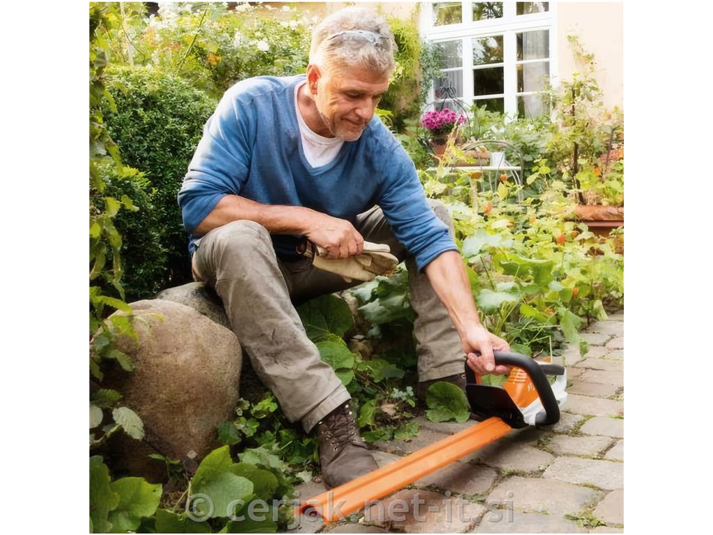 Akumulatorski rezalnik za živo mejo HSA 45 STIHL