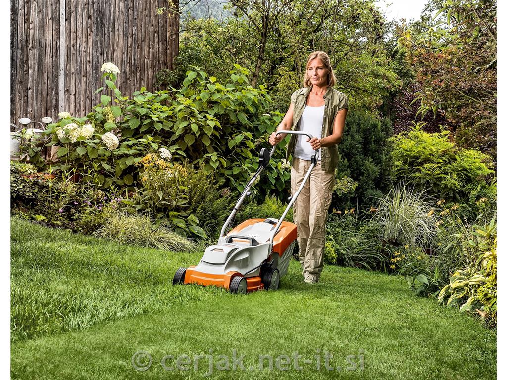 Akumulatorska kosilnica RMA 235 STIHL