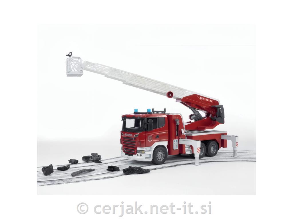 Gasilski tovornjak z lestvijo